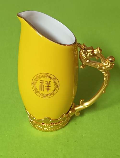 Cabilock 12 Zodiac Liquor cup set dispenser saki, wine, spirits Chinese