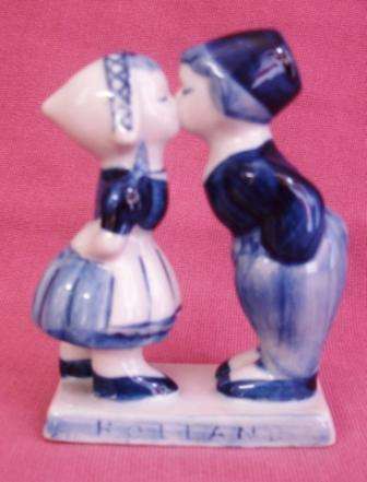 Delft - Kissing boy and girl