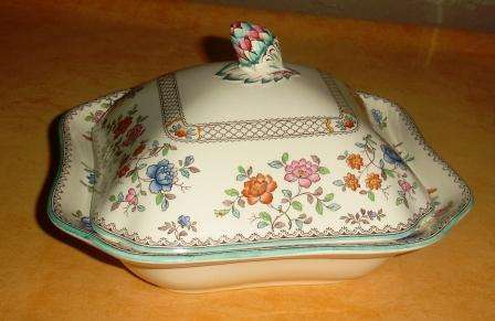 Copeland Spode 'Royal Jasmine' lidded tureen approximately 24 x 24 x 14cm high