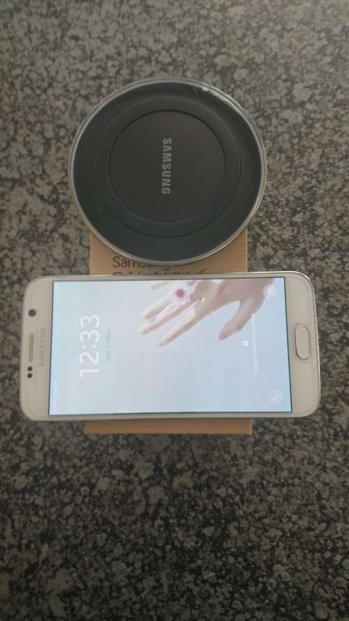 Samsung Galaxy S6 White 32GB + Wireless Charger + Cover + Screen protector
