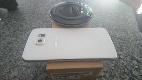 Samsung Galaxy S6 White 32GB + Wireless Charger + Cover + Screen protector