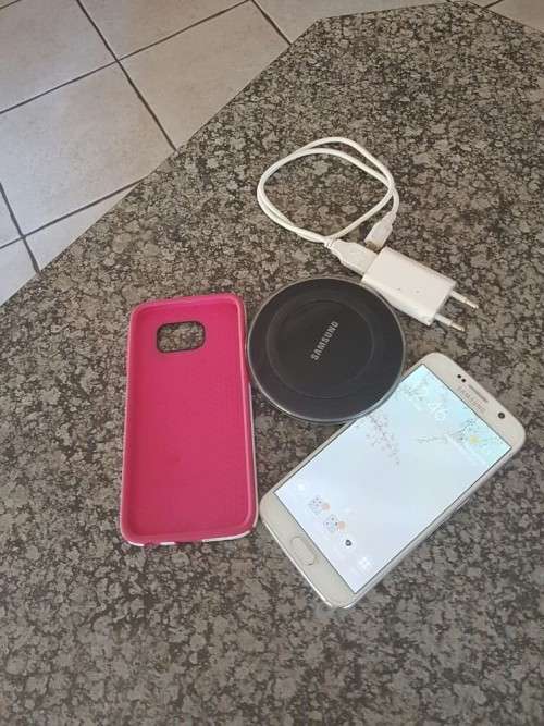 Samsung Galaxy S6 White 32GB + Wireless Charger + Cover + Screen protector