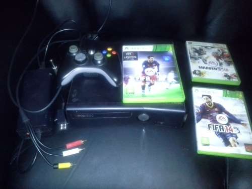 Xbox 360 4Gb + 3 Games