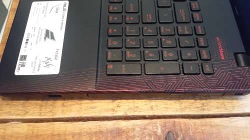*Late 2016* Asus Fx550v, i5 6th gen, 8Gb Ram,1Tb Hdd, 2Gb DDr5 Nvidia 950m