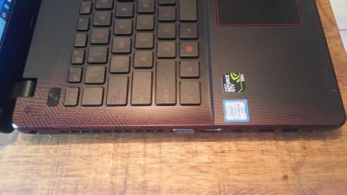 *Late 2016* Asus Fx550v, i5 6th gen, 8Gb Ram,1Tb Hdd, 2Gb DDr5 Nvidia 950m