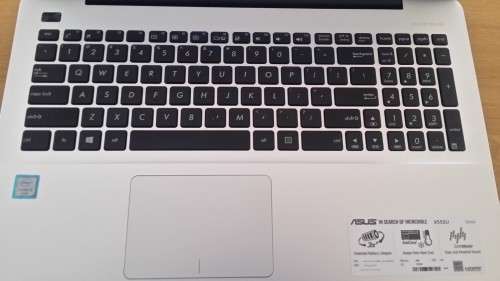 15.6" Asus x555ua, i5 6th Gen, 4gb Ram, 1Tb Hdd