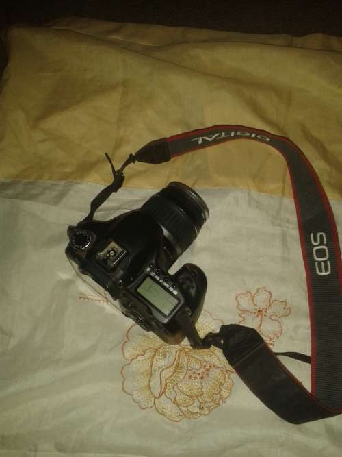 Canon EOS 40D 10.1MP Digital SLR Camera - Black (Kit w/ EF-S  18-55mm Lens)