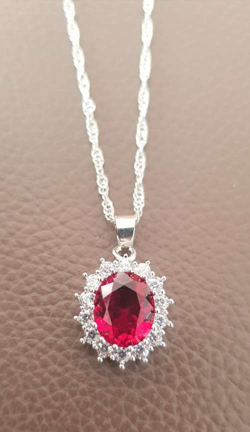 Princess Kate Red Crystal Sapphire Gem 18K Gold Plated Wedding Ring