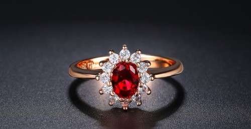 Princess Kate Red Crystal Sapphire Gem 18K Rose Gold Plated Wedding Ring