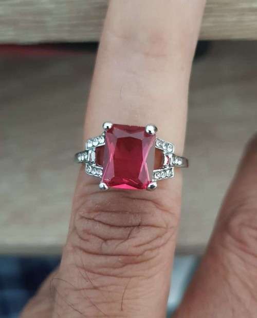 Misso Classic Red Crystal Sapphire Gem Ring Gold Plated