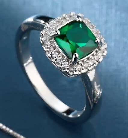 lady Eve  Green Crystal Sapphire Gem Ring