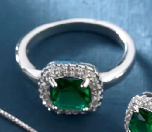 lady Eve  Green Crystal Sapphire Gem Ring