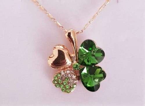 Crystal Green Clover 4 Leaf leaves heart pendant Jewelry