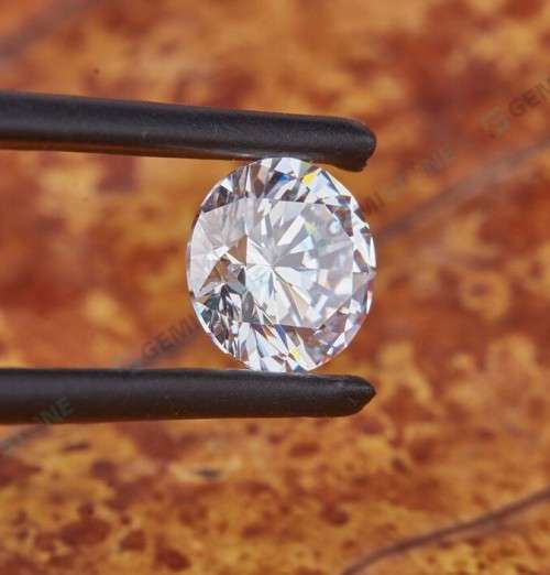 Certified Moissanite 2 carat  D/VVSI 8mm Round Brilliant cut