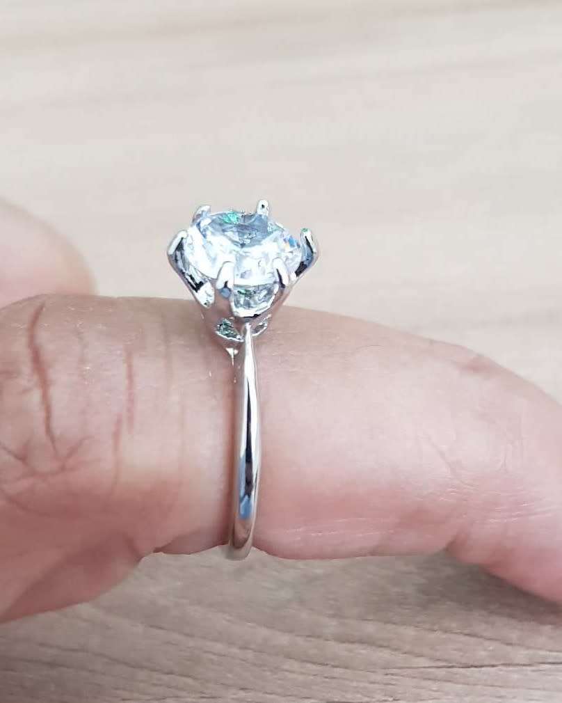 2.00Cts Classic  6 Prong Setting Silver Engagement Ring For Women