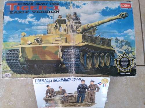 ACADEMY WW2 GERMAN HEAVY TIGER TANK