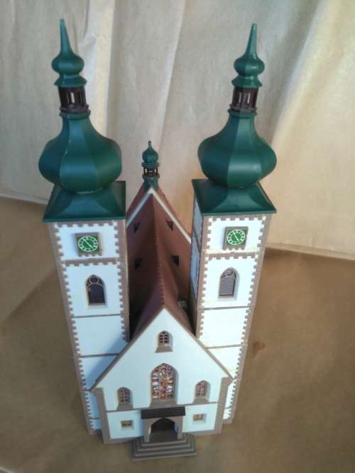 FALLER HO CITY CHURCH