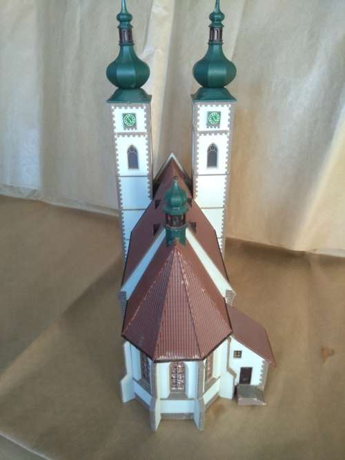 FALLER HO CITY CHURCH