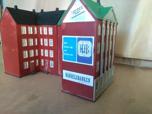 HO RAILROAD BANK BUILDING