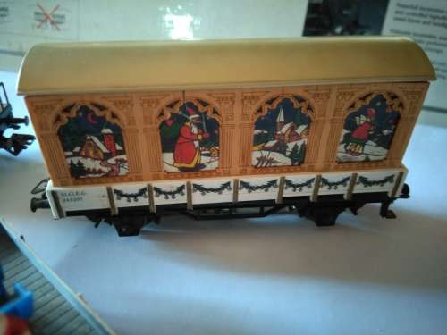 MARKLIN XMAS WAGONS *4