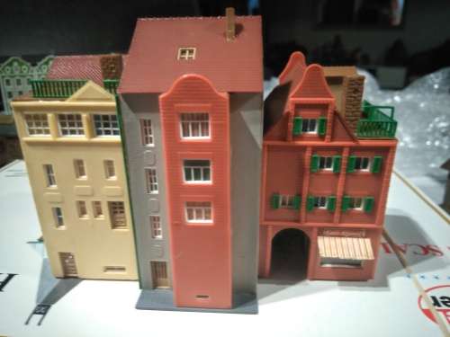 N SCALE BUILDINGS * 6