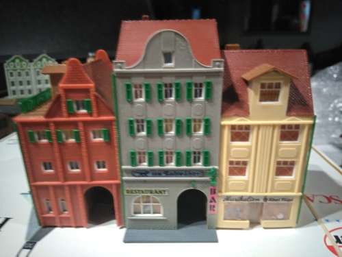 N SCALE BUILDINGS * 6