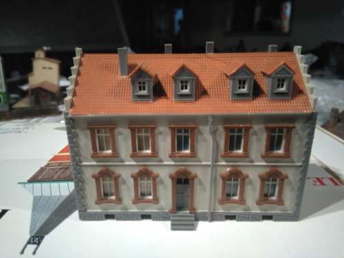 N SCALE BUILDINGS * 6