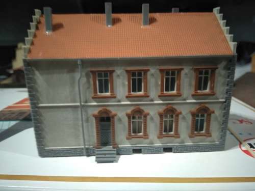 N SCALE BUILDINGS * 6