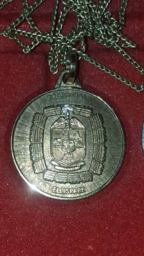 TRANSVAAL ELLISPARK 9CT GOLD PENDANT