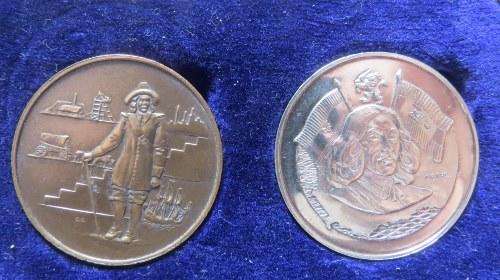 VAN RIEBEECK TERCENTENARY 6 APRIL 1952 SILVER AND BRONZE IN SAM BOX