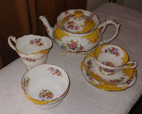 PARAGON CHINA TEA SET