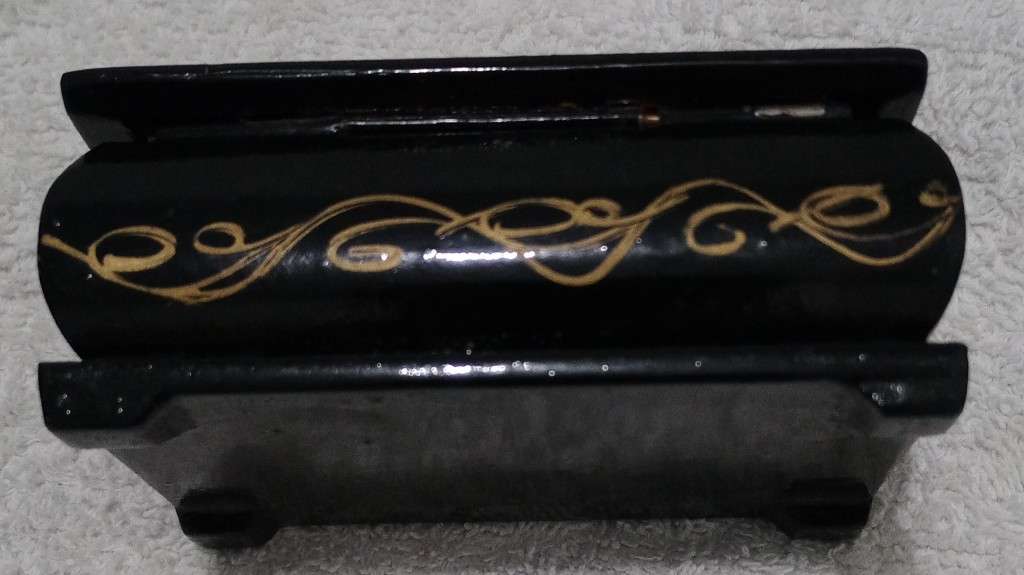 Vintage Collectable Soviet Russian Hand Painted Small Trinket Box 8.5 cm x 6 cm x 3.5 cm