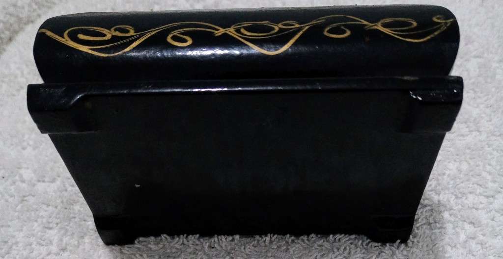 Vintage Collectable Soviet Russian Hand Painted Small Trinket Box 8.5 cm x 6 cm x 3.5 cm