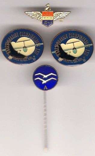 WORLD SOARING CHAMPIONSHIPS BADGES, GLIDING PIN & AERO CLUB BADGE