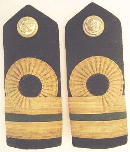 WW II ROYAL NAVY LIEUTENANT EPAULETTES