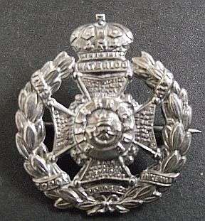 BOER WAR RIFLE BRIGADE CAP BADGE - QUEEN VICTORIA CROWN - PIN BACK TYPE