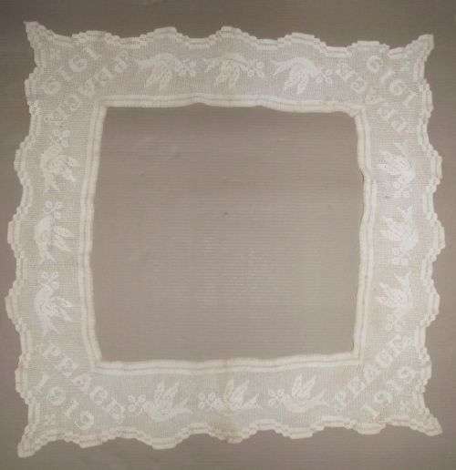 WORLD WAR 1 1919 PEACE HAND CROCHET LACE TABLE CLOTH EDGE/BORDER