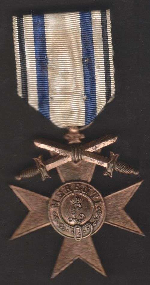WORLD WAR ONE GERMANY ( BAVARIA) FULL SIZE MILITARY MERIT CROSS MEDAL WITH SWORDS