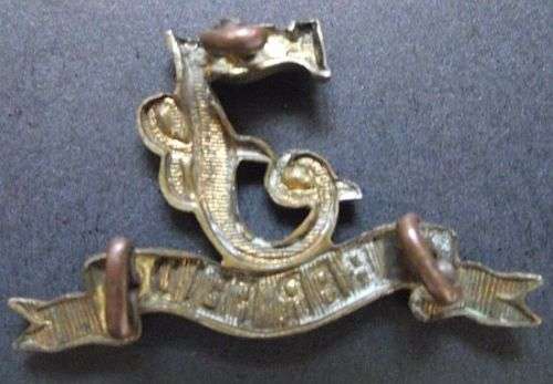 BRITISH SEAFORTH HIGHLANDERS CABER FEIDH COLLAR BADGE