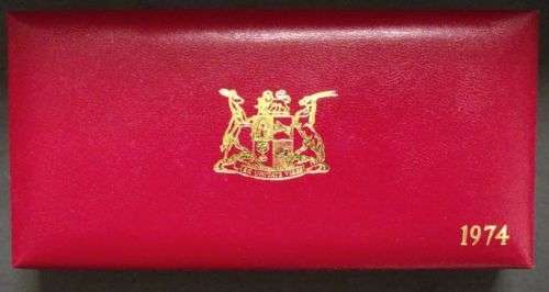 1974 SOUTH AFRICA LONG PROOF SET WITH R 1 SILVER COIN - NO GOLD !