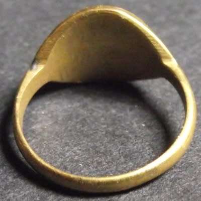 WW2 SAAF SOUTH ARIFCAN AIRFORCE POW PINKY RING-MADE FROM A BUTTON