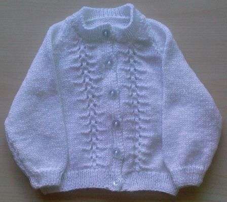 Handknitted cardigan for baby girl