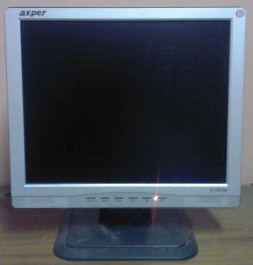 45 cm/18.5" Square LCD screen