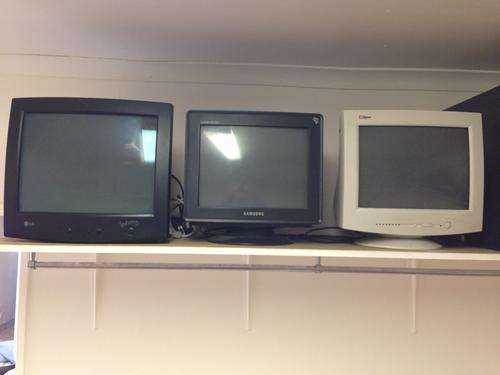 3 x Computer Monitors & 2 x Pentium 4 Computers