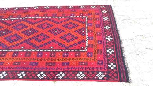 MAGNIFICENT VINTAGE HAND MADE KILIM  3.85 m x 2.56 m EXCELLENT CONDITION!!!!!!!