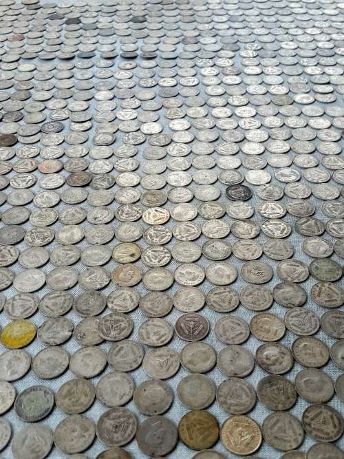 MASSIVE 3D COLLECTION 1920's- 1950 ...  930 x  SA UNION  3D's.  1.311 KG's of silver