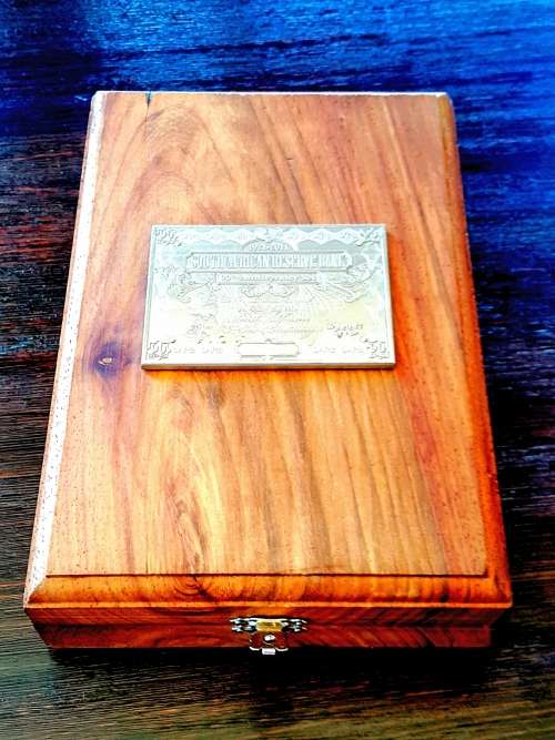 SA RESERVE BANK 90th ANNIVERSARY SET WITH 2 OZ 24 ct 100 POUND NOTE