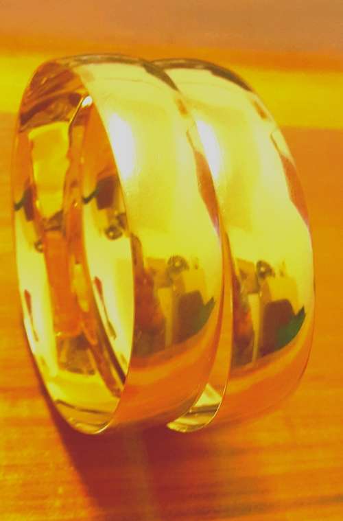 MAGNIFICENT 16 mm SOLID 9 ct GOLD BANGLES . A HEAVY 42 GRAMS OF SOLID 9 ct !!!!! INSIDE WIDTH 63 MM