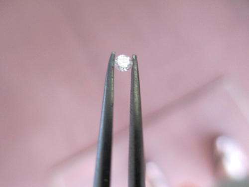 100% NATURAL DIAMOND  - A THREE POINTER - COLOUR H - CLARITY VVS