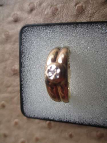 BEAUTIFUL DIAMOND RING IN SOLID GOLD